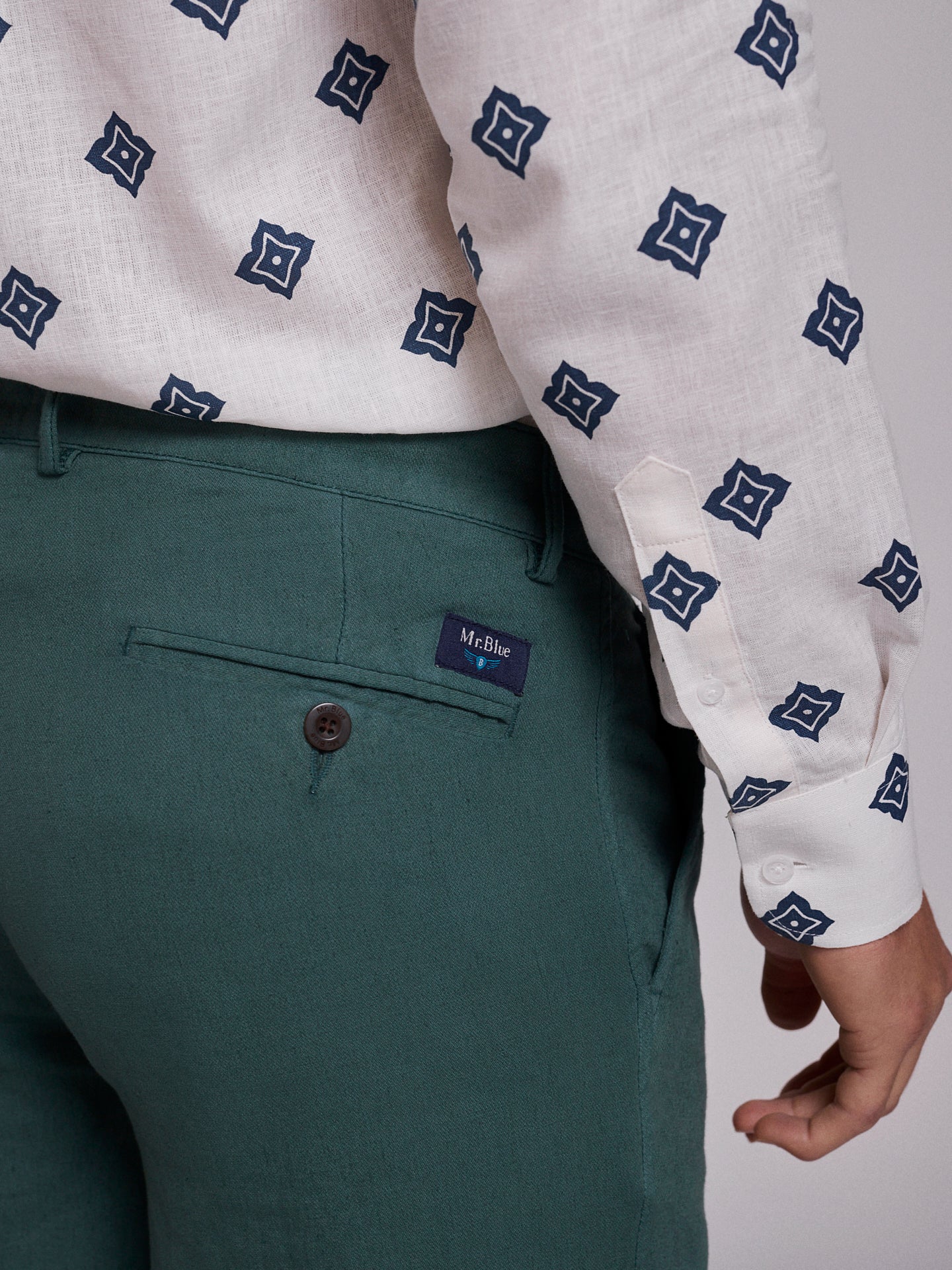 BERMUDA LINO VERDE REGULAR FIT MR. AZUL