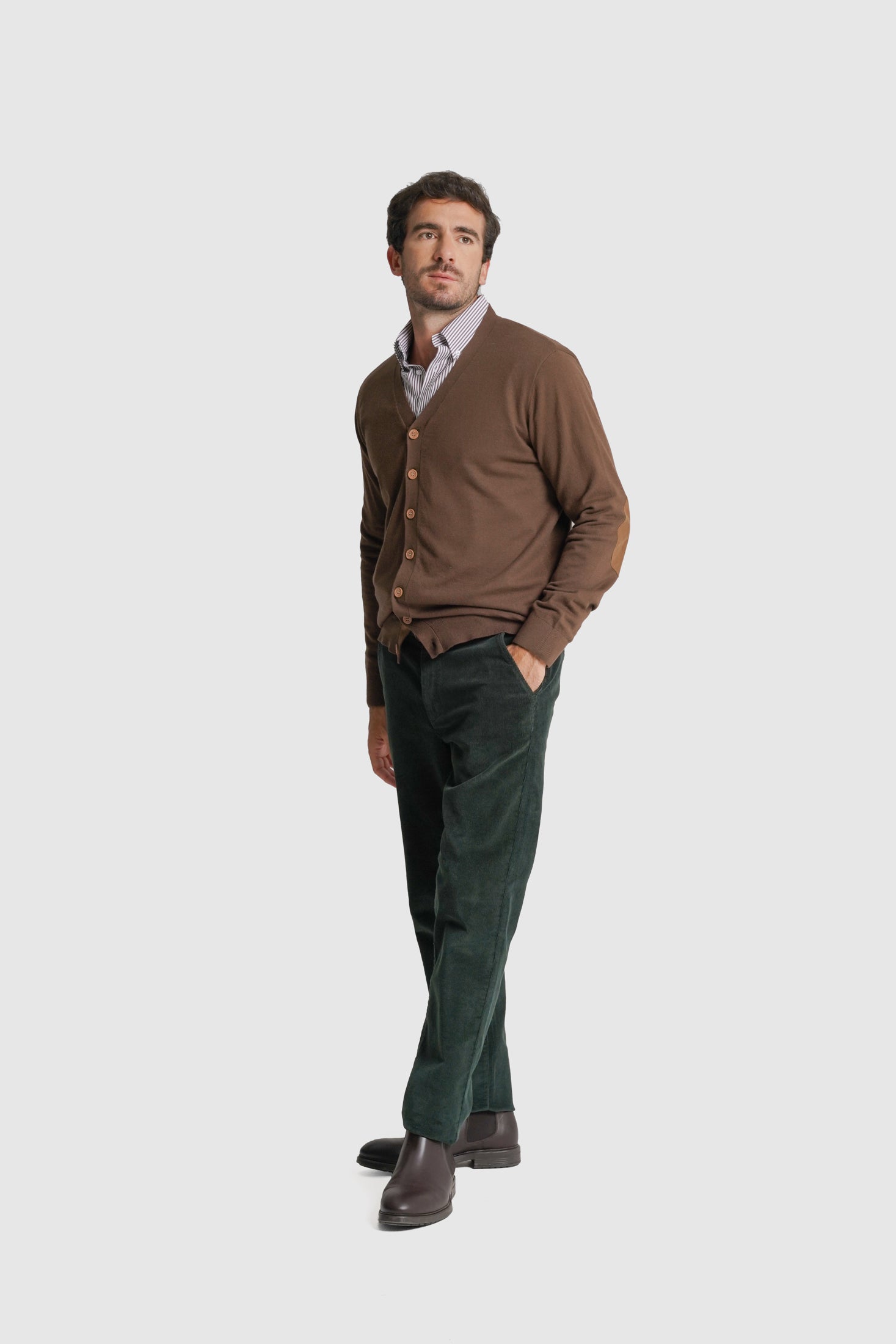 CARDIGAN LÃ REGULAR FIT CASTANHO LISO MR. BLUE