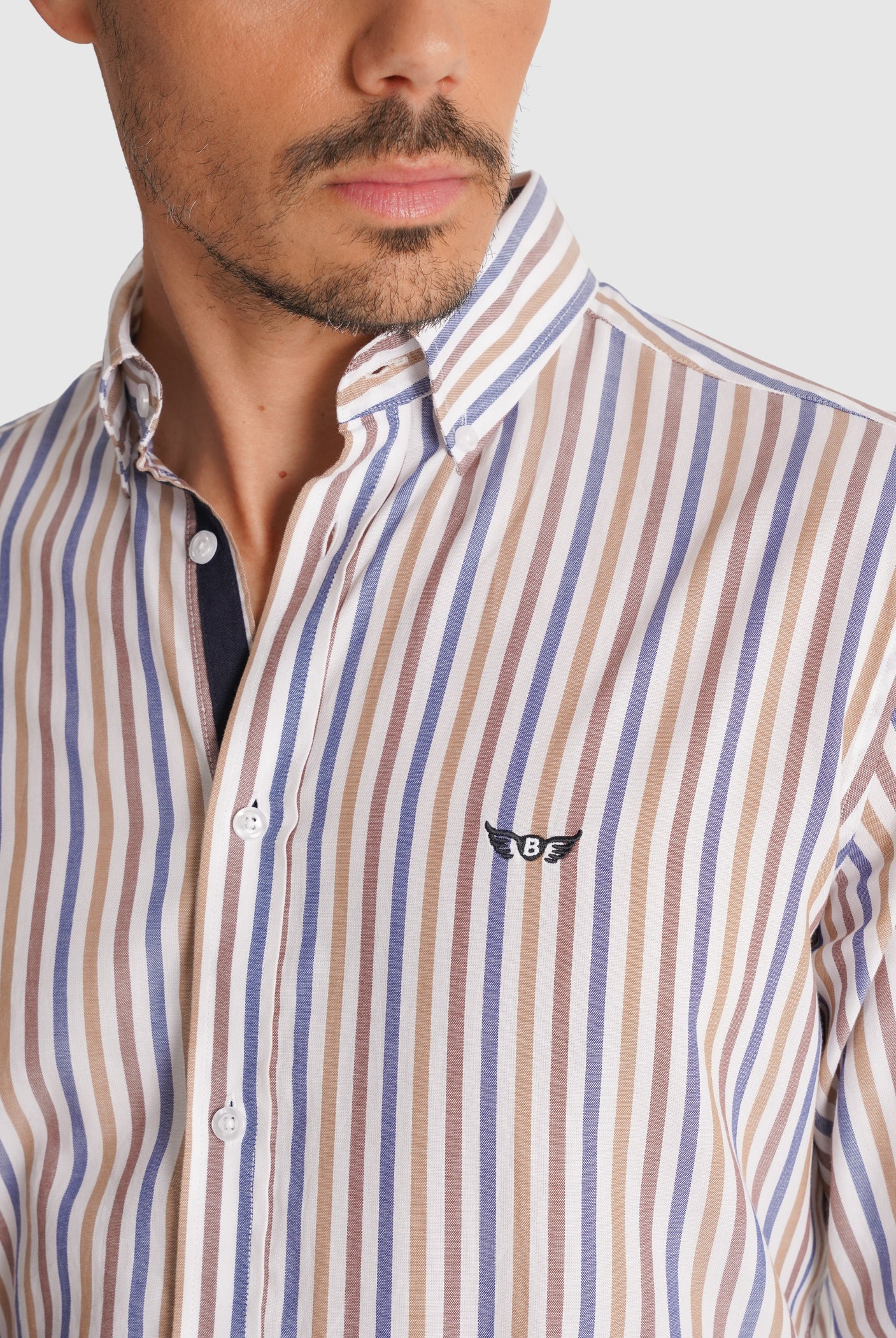 CAMISA OXFORD CASTANHA MANGA COMPRIDA REGULAR FIT MR. BLUE