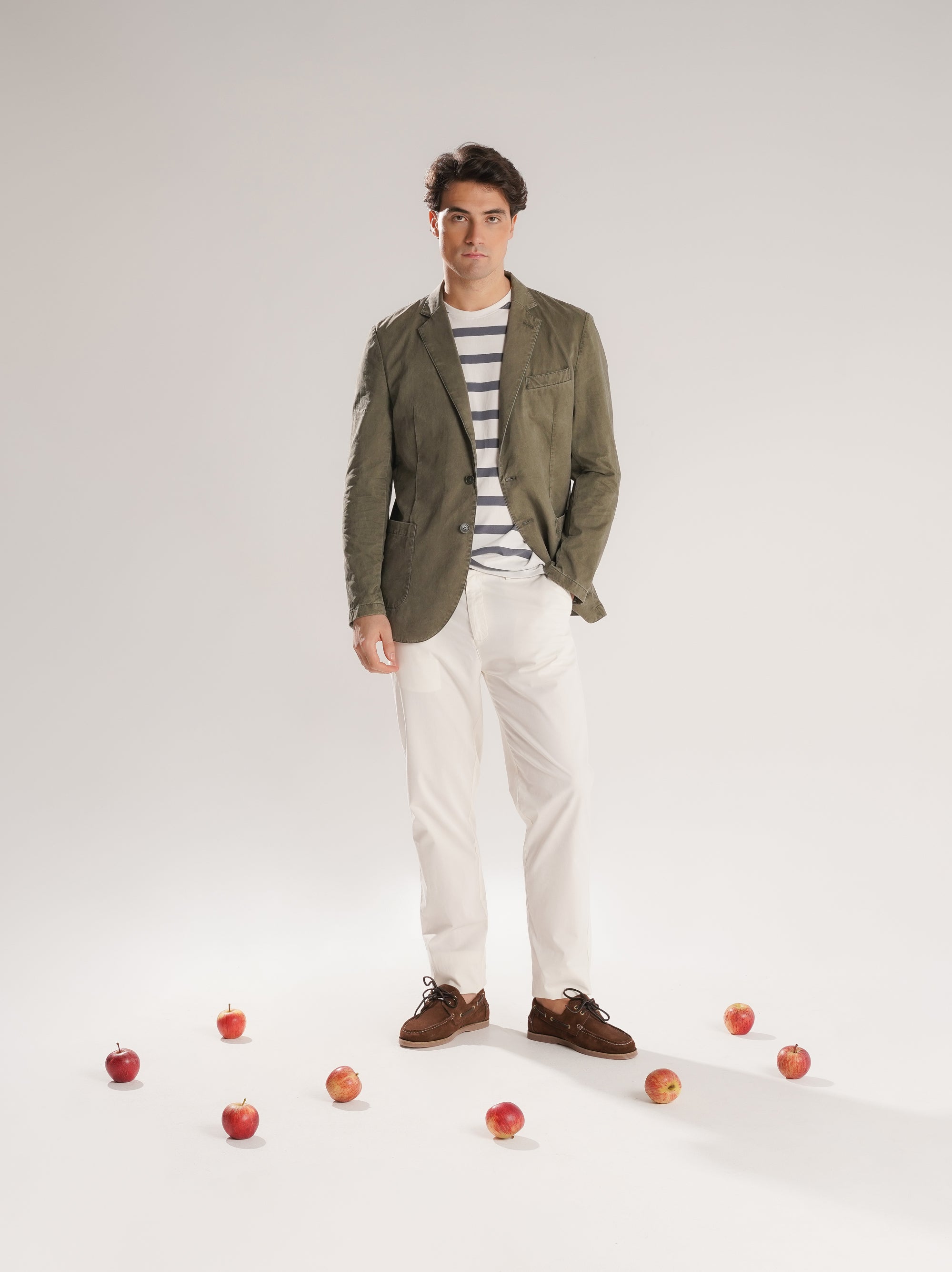 Coleção Spring Summer 2026 Mr. Blue: calças e calções Summer Stories com promoção de -40% na 2ª unidade.