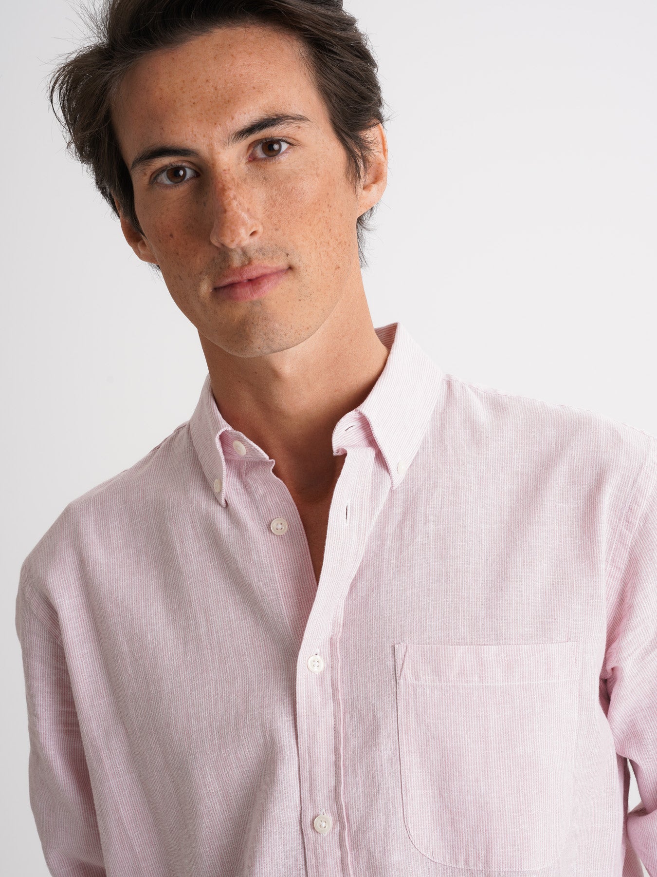 Camisa de corte estándar de lino rosa de Mr. Blue