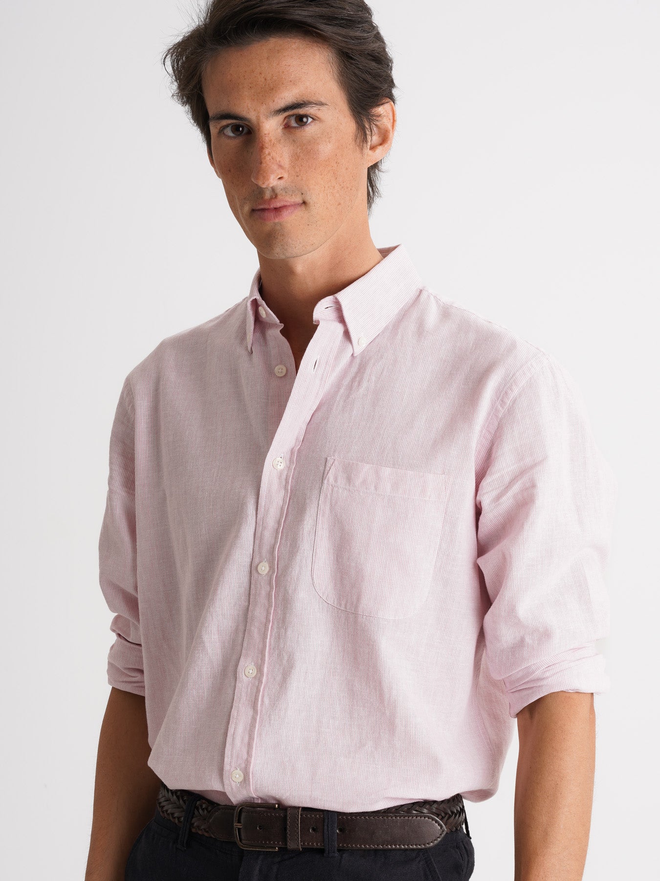 Camisa de corte estándar de lino rosa de Mr. Blue