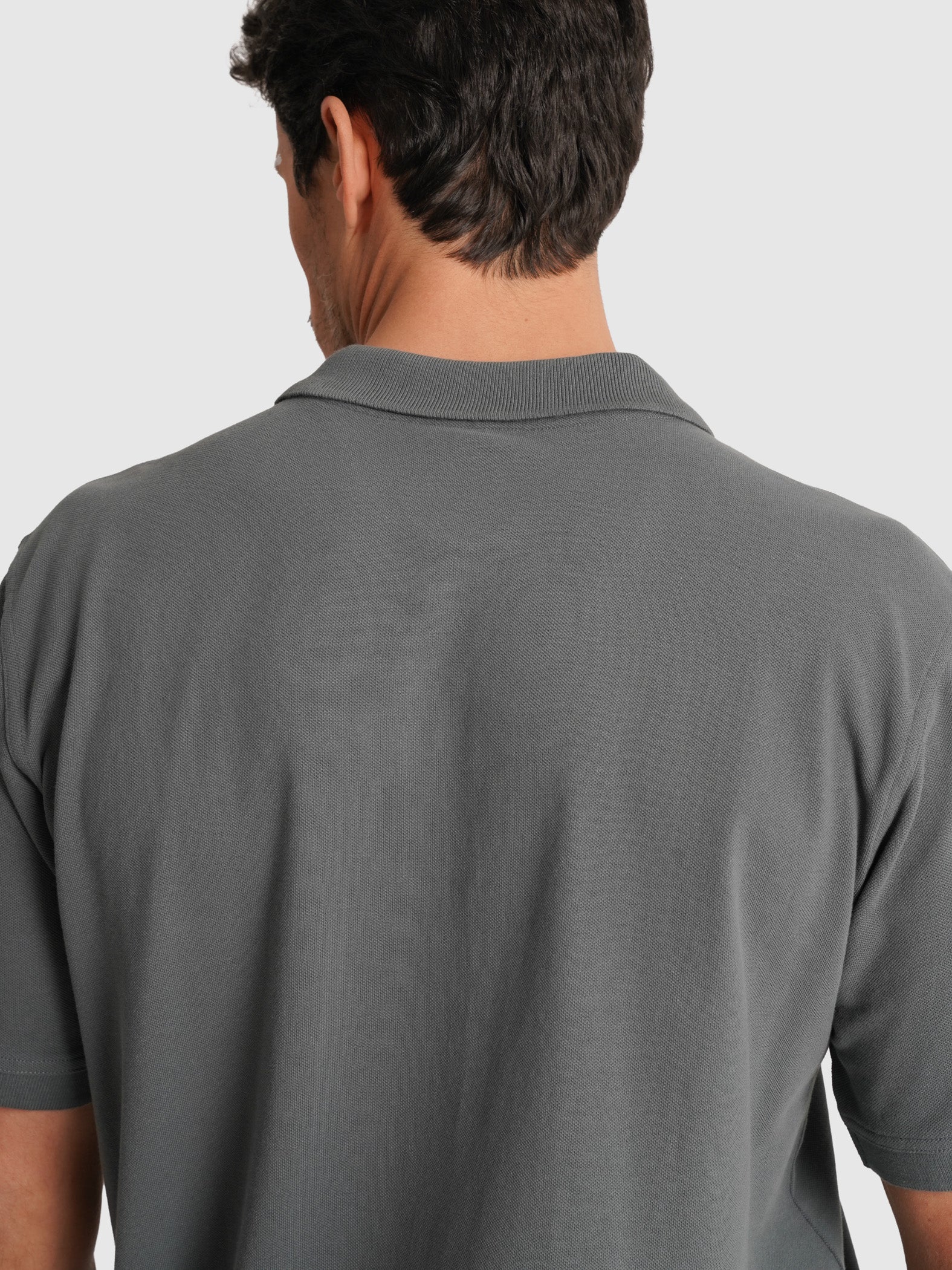 POLO PIQUET GRIS MANGA CORTA AJUSTE A MEDIDA MR. AZUL