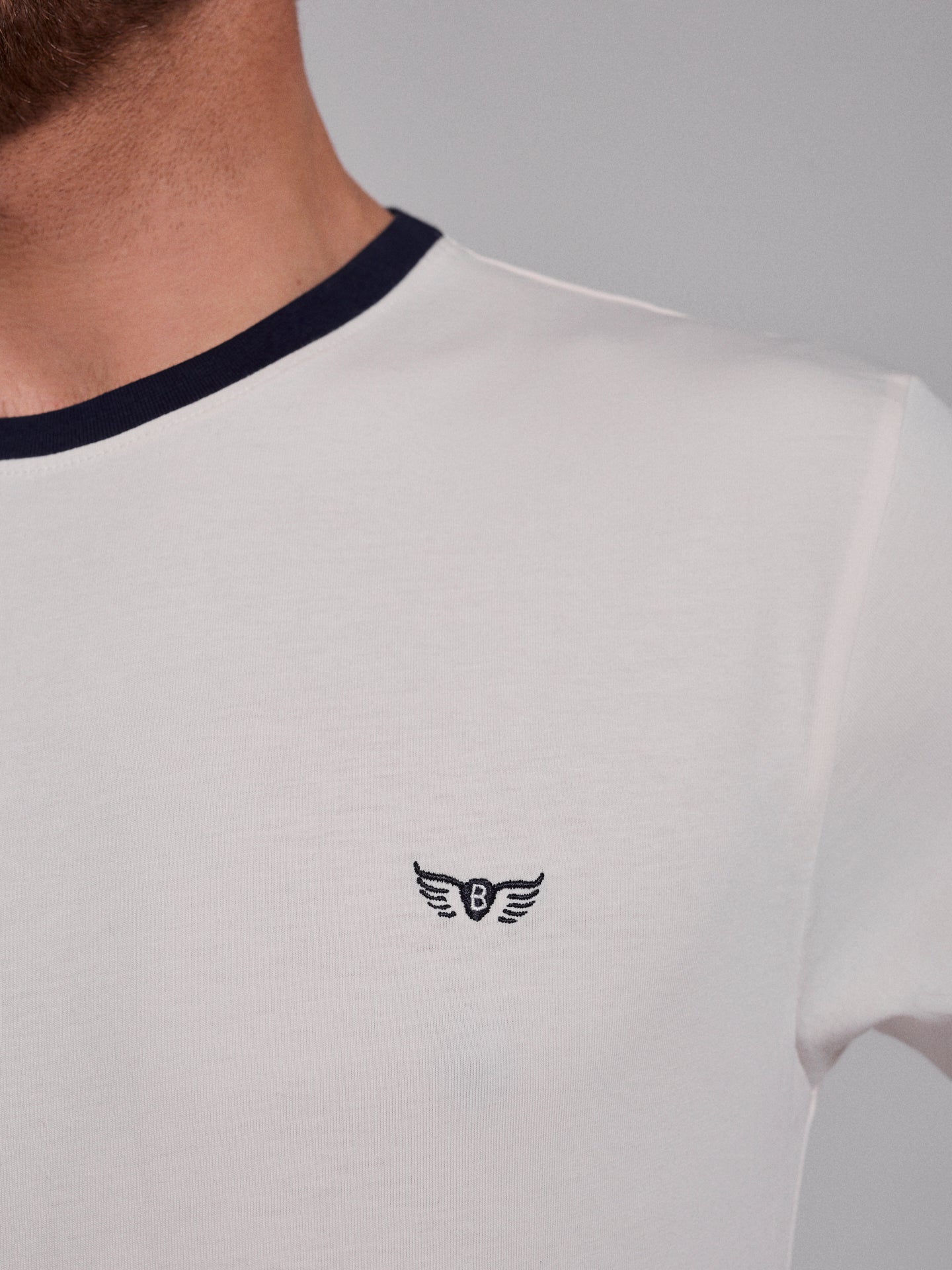 T-SHIRT ALGODÃO BRANCA MANGA CURTA REGULAR FIT MR. BLUE