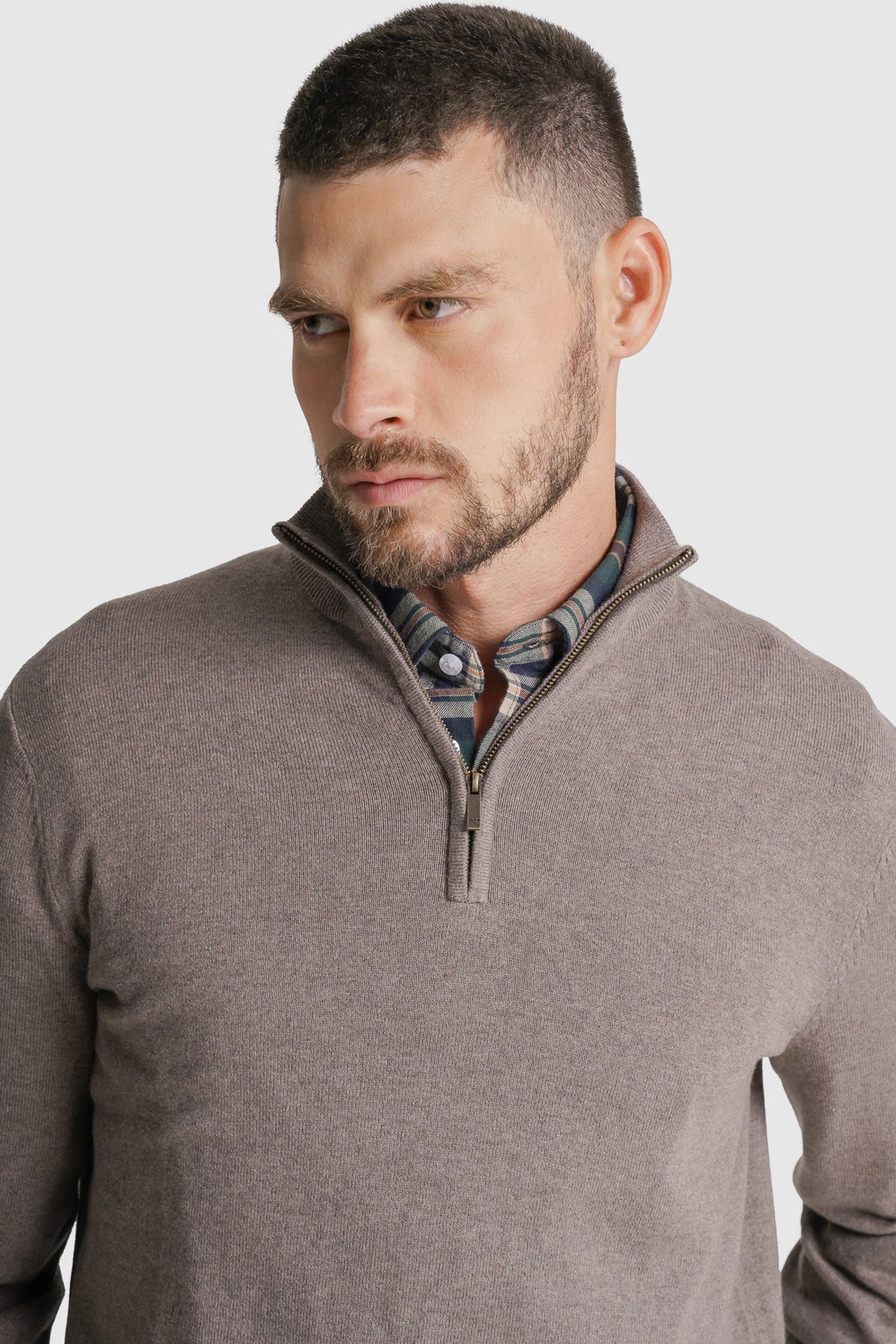 PULLOVER LÃ REGULAR FIT CASTANHO LISO MR. BLUE