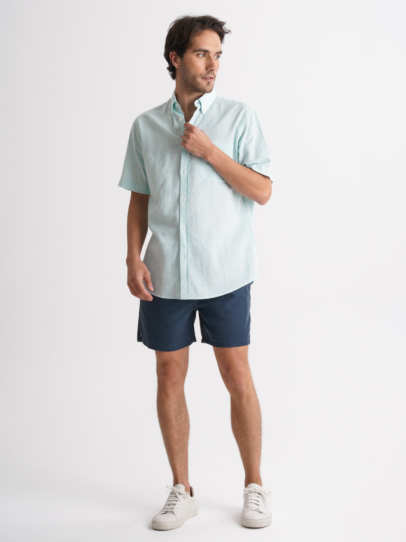 Camisa de corte estándar de lino verde de Mr. Blue
