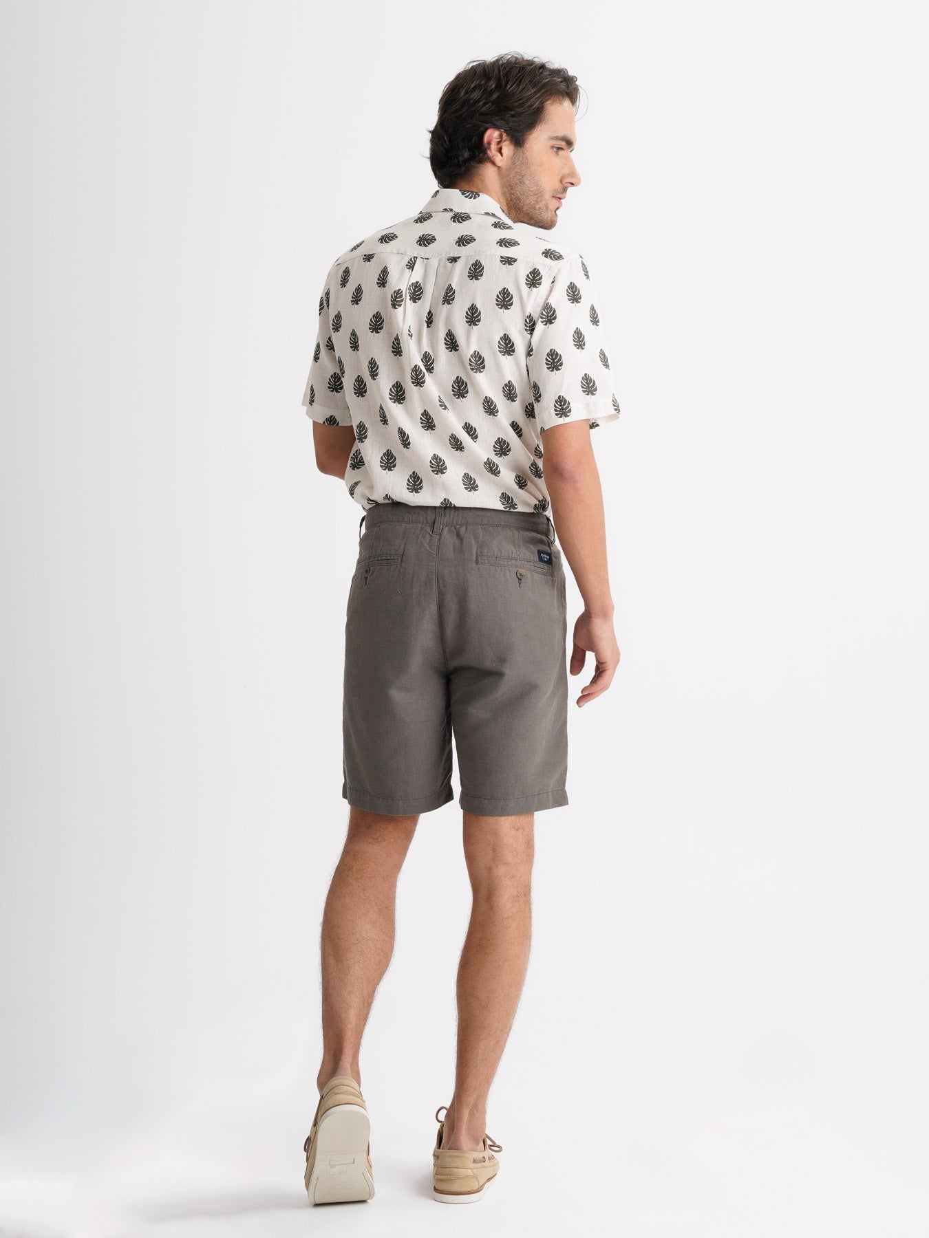 Pantalones cortos de corte slim en verde de Mr. Blue
