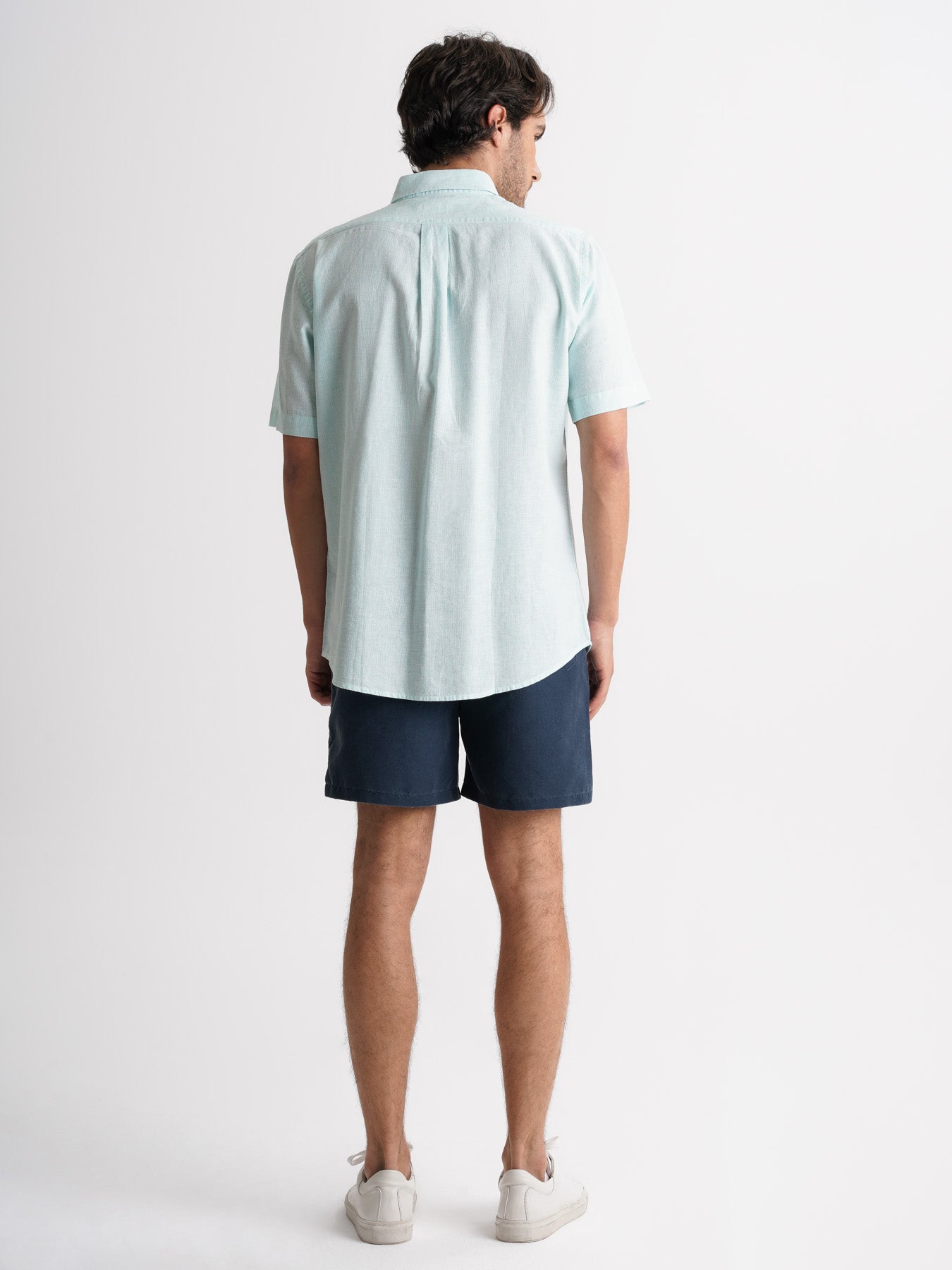 Camisa de corte estándar de lino verde de Mr. Blue