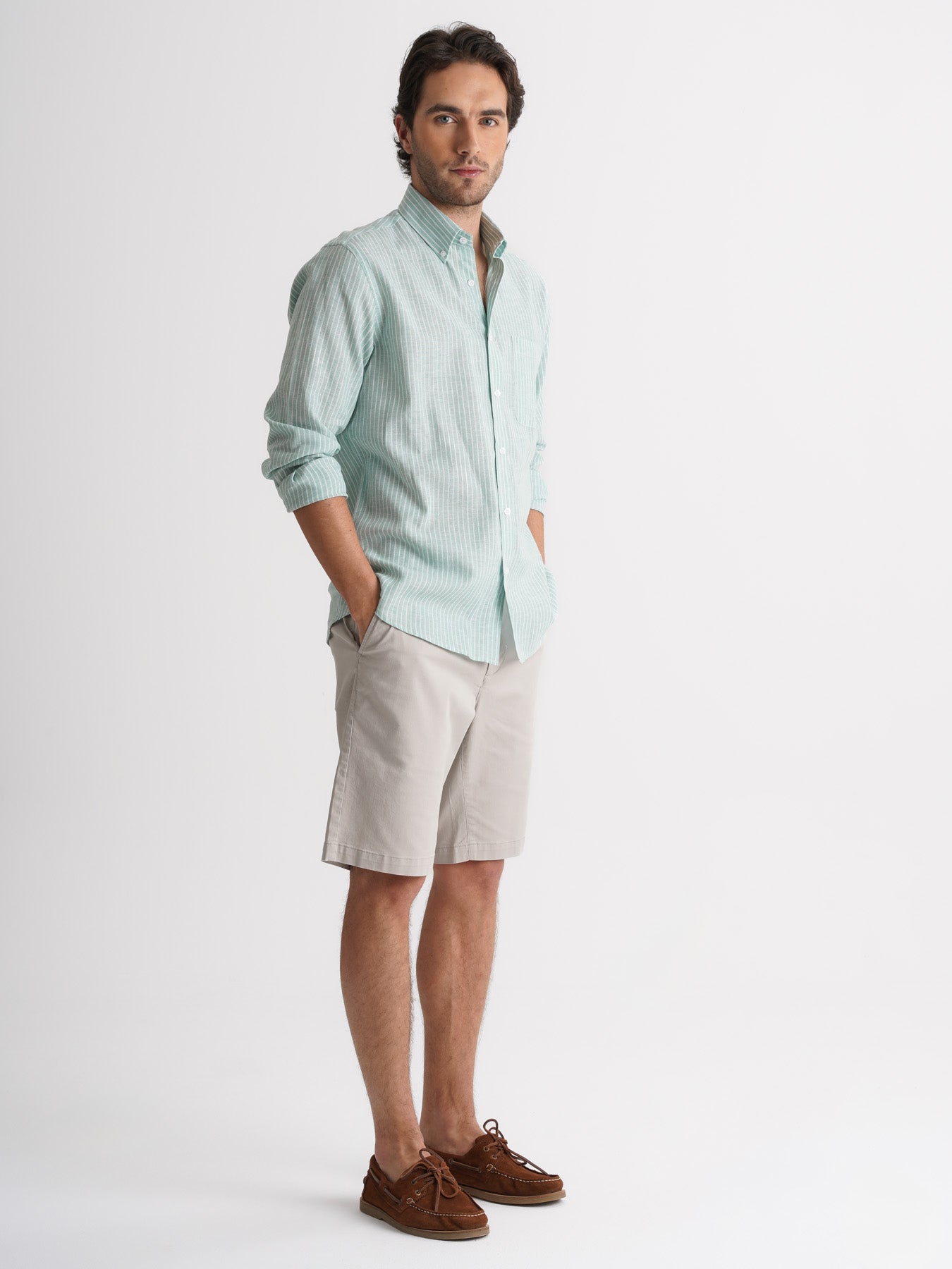 Camisa de corte estándar de lino verde de Mr. Blue