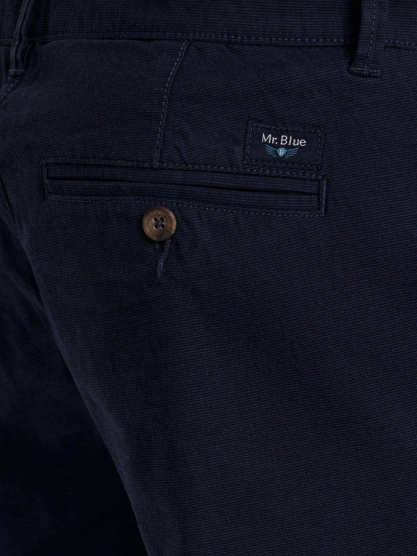 Pantalones chinos de corte estándar de Mr. Blue